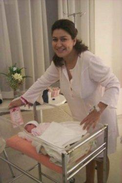 Ünlü bebeklerin ilk pozları