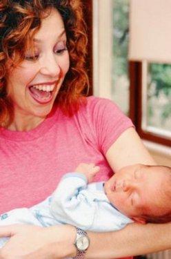 Ünlü bebeklerin ilk pozları