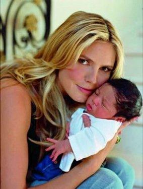 Ünlü bebeklerin ilk pozları