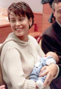 Ünlü bebeklerin ilk pozları