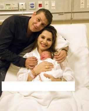 Ünlü bebeklerin ilk pozları