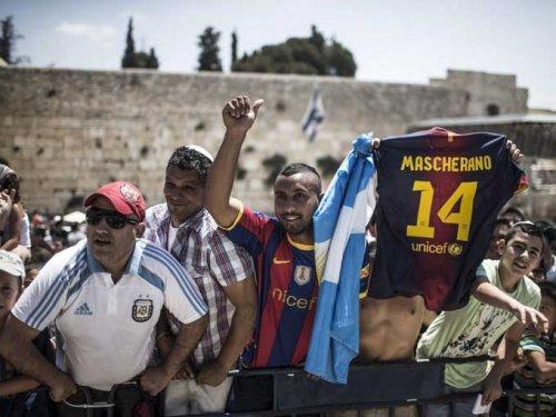 Messi kipa takıp dua etti