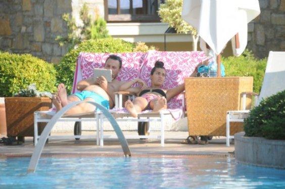 Tuba Büyüküstün sezonun ilk bikinili pozunu verdi