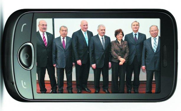 Turkcell'in ilk yerli akıllı telefonu