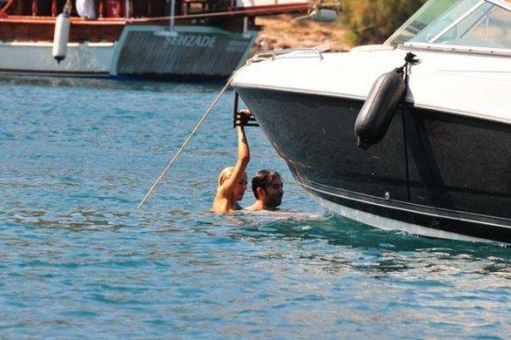 Wilma Elles'in denize atlama stili dikkat çekti