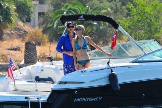 Wilma Elles'in denize atlama stili dikkat çekti