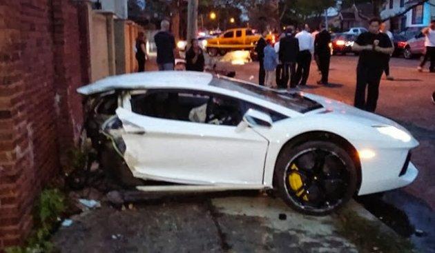 Lamborghini Aventador ikiye bölündü