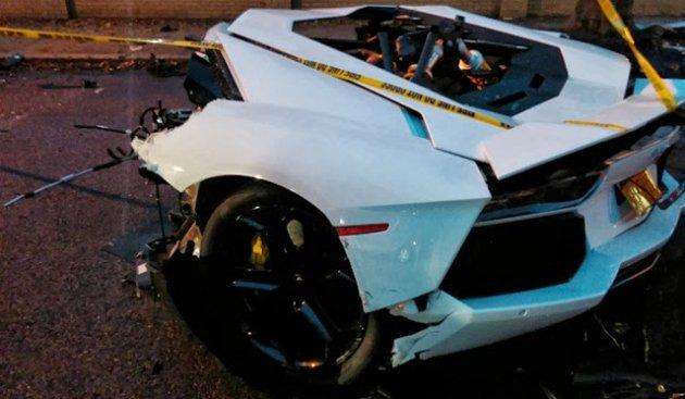 Lamborghini Aventador ikiye bölündü