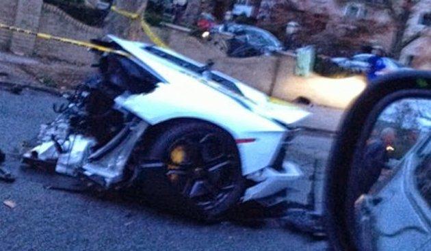 Lamborghini Aventador ikiye bölündü