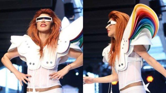 Ve işte karşınızda Hande Gaga