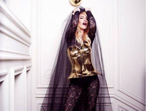 Ve işte karşınızda Hande Gaga