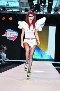 Ve işte karşınızda Hande Gaga