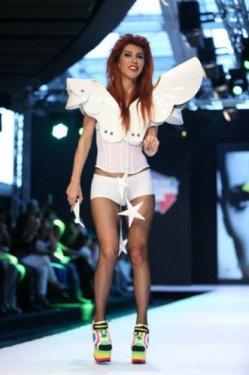 Ve işte karşınızda Hande Gaga