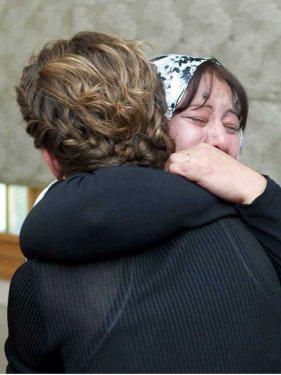 Esma Esad ölen askerlerin aileleriyle buluştu