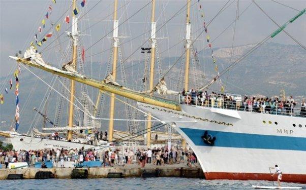 Yelkenler yarıştı