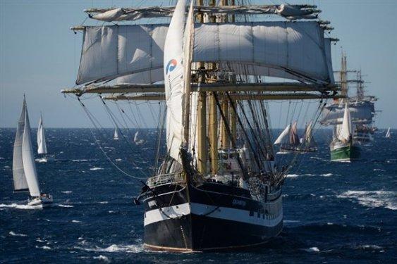 Yelkenler yarıştı