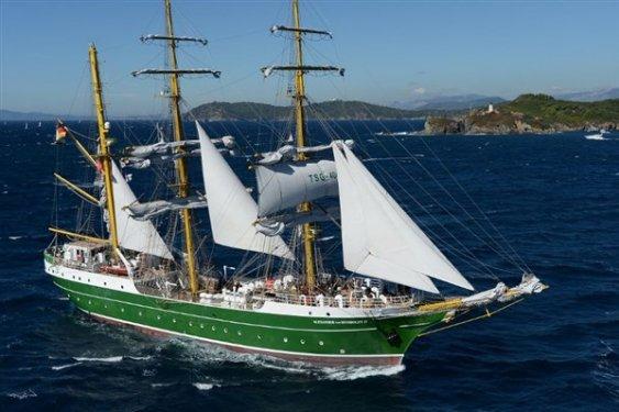 Yelkenler yarıştı