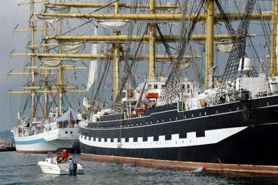 Yelkenler yarıştı