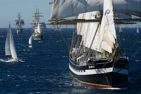 Yelkenler yarıştı