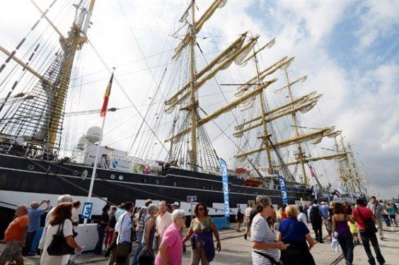 Yelkenler yarıştı