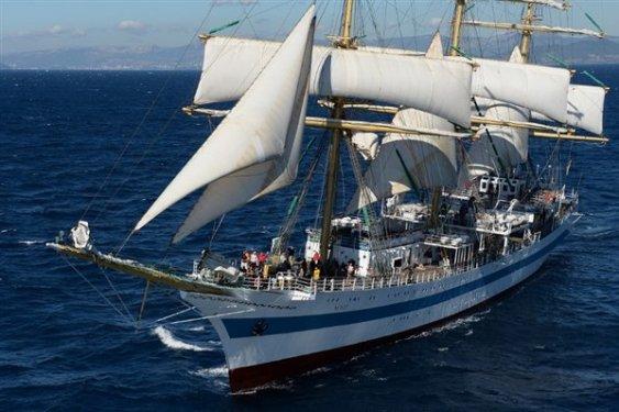 Yelkenler yarıştı