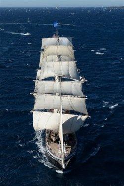 Yelkenler yarıştı