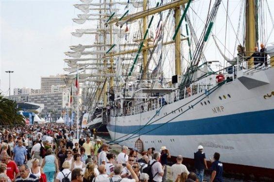 Yelkenler yarıştı