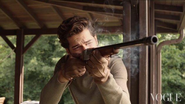 Serenay Sarıkaya ve Çağatay Ulusoy'dan genç ve asi pozlar