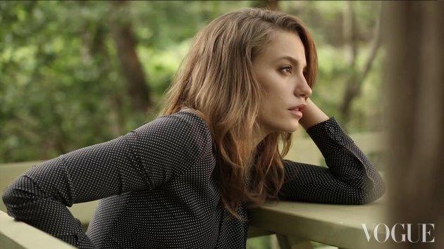 Serenay Sarıkaya ve Çağatay Ulusoy'dan genç ve asi pozlar