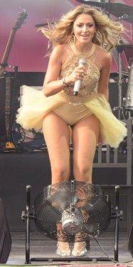 Hadise'ye soğuk vız gelir