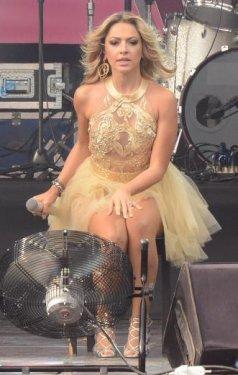 Hadise'ye soğuk vız gelir