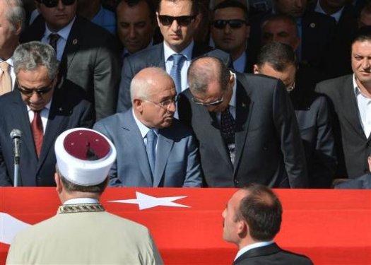 Başbakan Erdoğan ile Bahçeli arasındaki gerginlik yaşandı