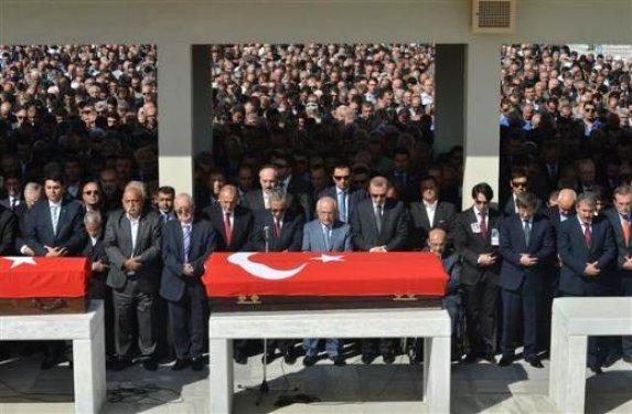 Başbakan Erdoğan ile Bahçeli arasındaki gerginlik yaşandı