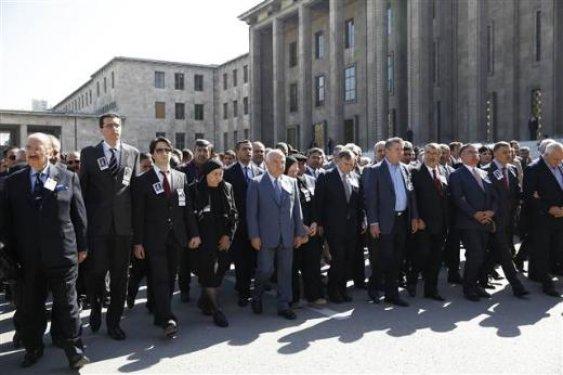 Başbakan Erdoğan ile Bahçeli arasındaki gerginlik yaşandı