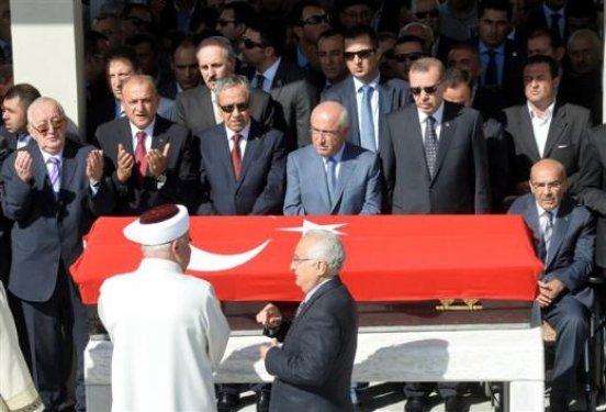Başbakan Erdoğan ile Bahçeli arasındaki gerginlik yaşandı