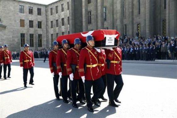 Başbakan Erdoğan ile Bahçeli arasındaki gerginlik yaşandı
