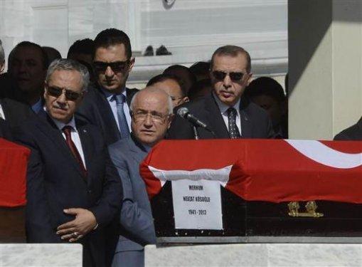 Başbakan Erdoğan ile Bahçeli arasındaki gerginlik yaşandı