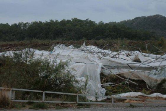 Muğla'yı hortum vurdu