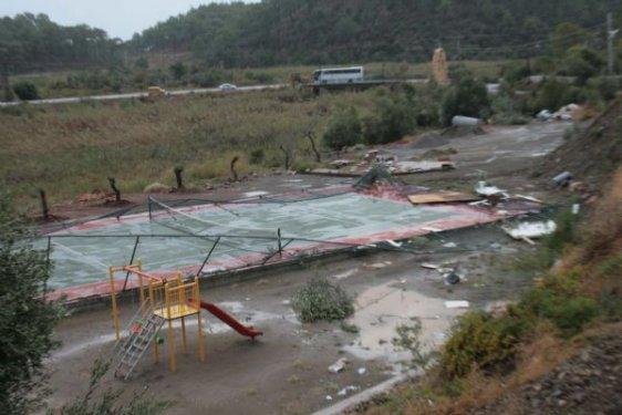 Muğla'yı hortum vurdu