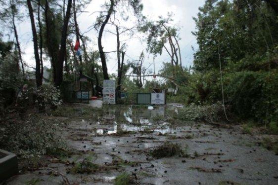 Muğla'yı hortum vurdu