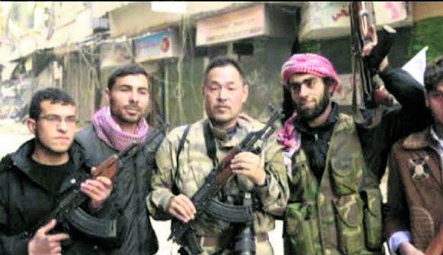 Japon gazeteci muhaliflere katıldı - Resim 4
