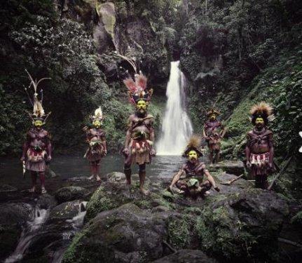 Medeniyetten uzak kalmayı başaranlar