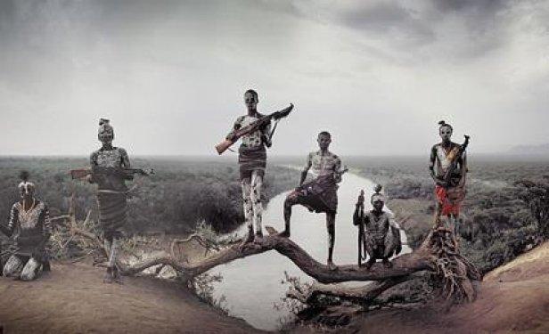 Medeniyetten uzak kalmayı başaranlar