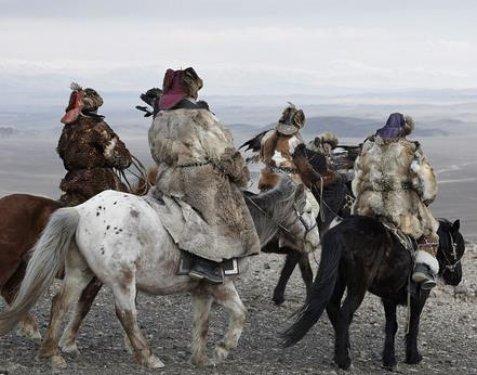 Medeniyetten uzak kalmayı başaranlar