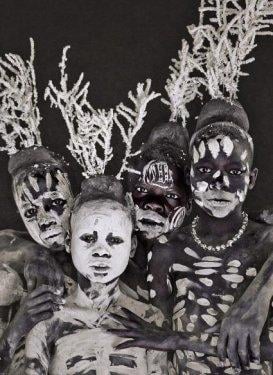 Medeniyetten uzak kalmayı başaranlar