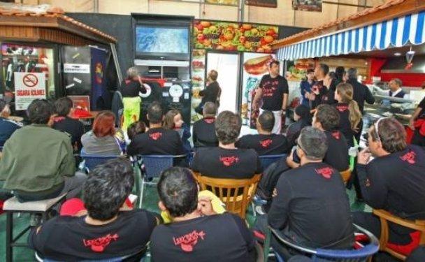 24 kişilik rekor atlayış