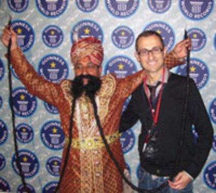 32 Yıl bıyıklarını hiç kesmedi