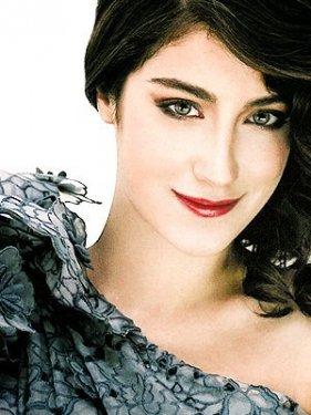 Hazal Kaya'dan olay fotoğraflar