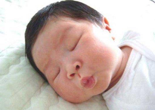 Sosyal Medya'da paylaşılan en komik bebek resimleri