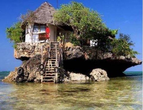 Okyanus ortasında ada restoran